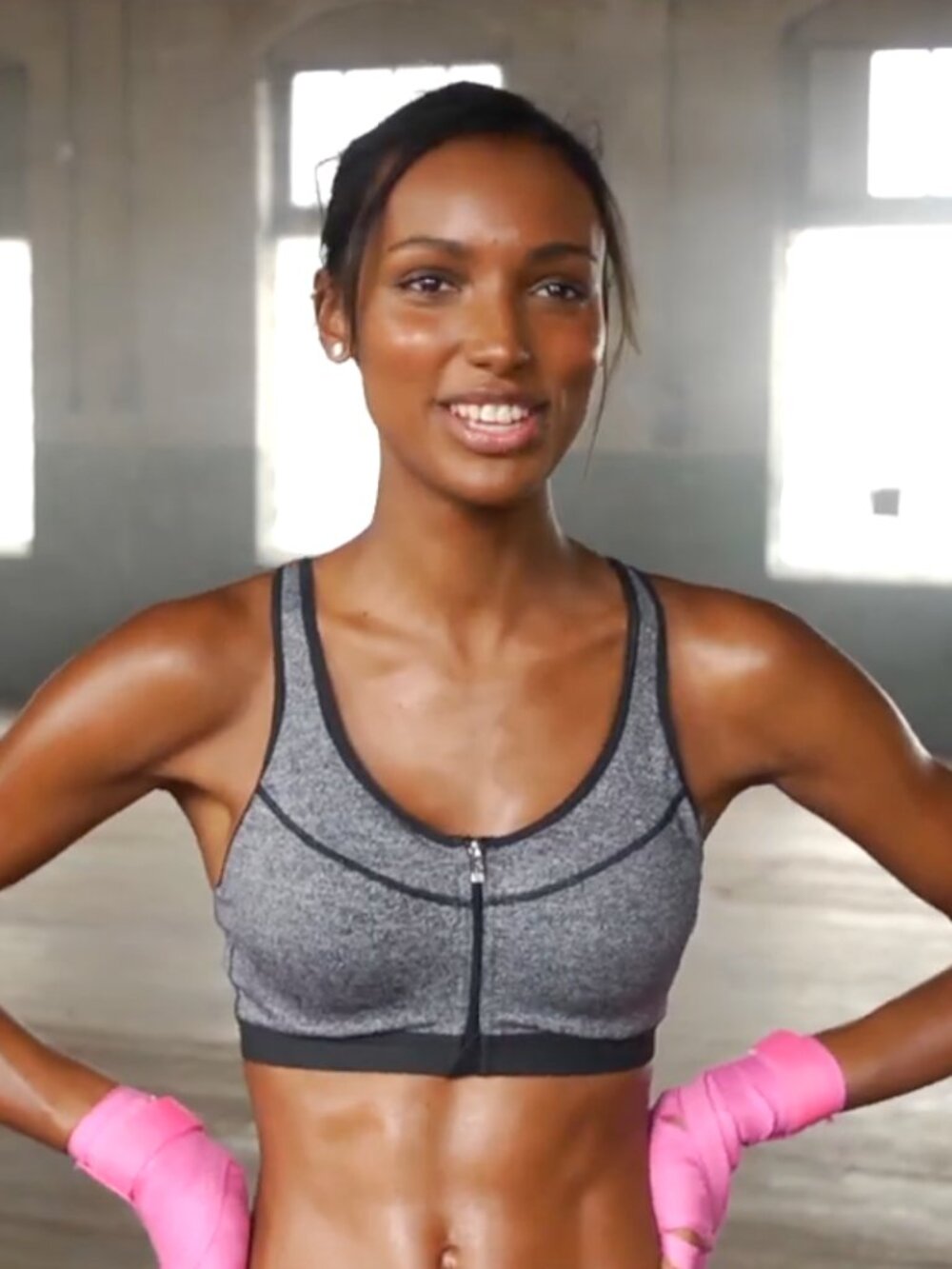 VSX Sport - Victoria Secret - Knockout Front-Close Sport Bra - Sz 32D - Gray BLK